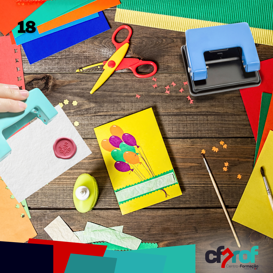 18 - CARTÕES FESTIVOS COM CARIMBOS E FURADORES - (Regime E-learning)⠀